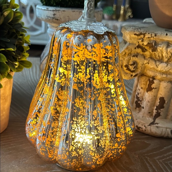 NEW! Vintage Inspired LIGHTED Gold Mercury Glass Fall Harvest Pumpkin - Picture 5 of 7